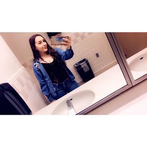 Meet your Posher, Nidia